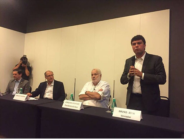 Alckmin conversa com empresários em Niterói